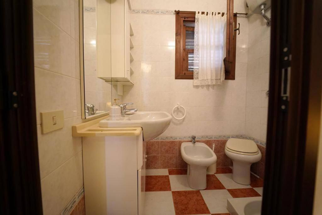 Casa L'Orizzonte Azzurro Villa Pula Eksteriør bilde